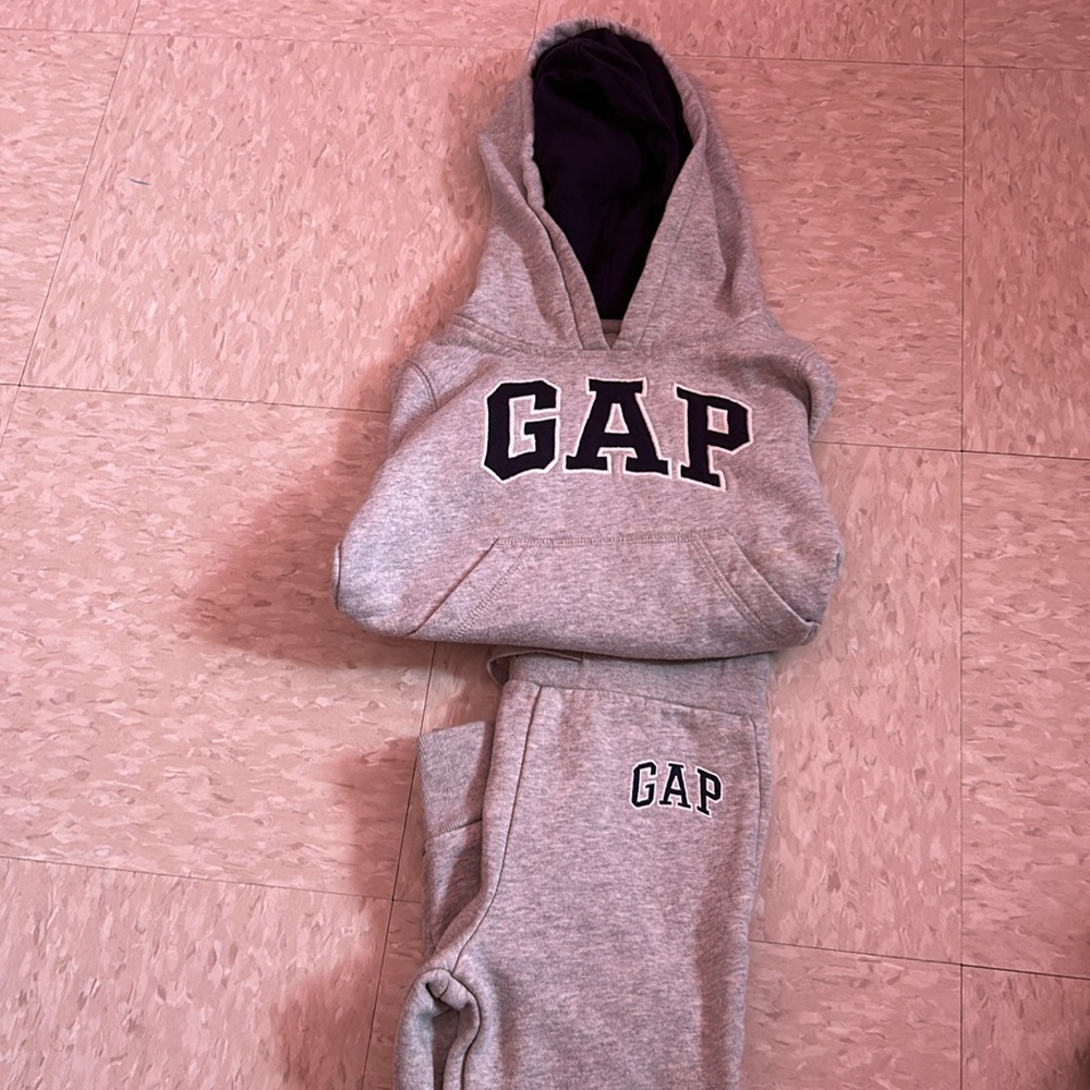 Toddler 2 pc sweatsuit size 3 years